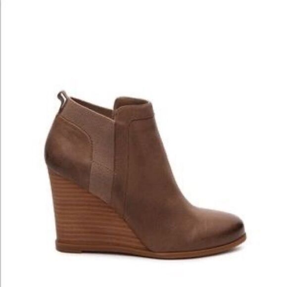 Crown Vintage Carly tan‎ suede leather wedge booties sz 7.5 - Picture 1 of 9
